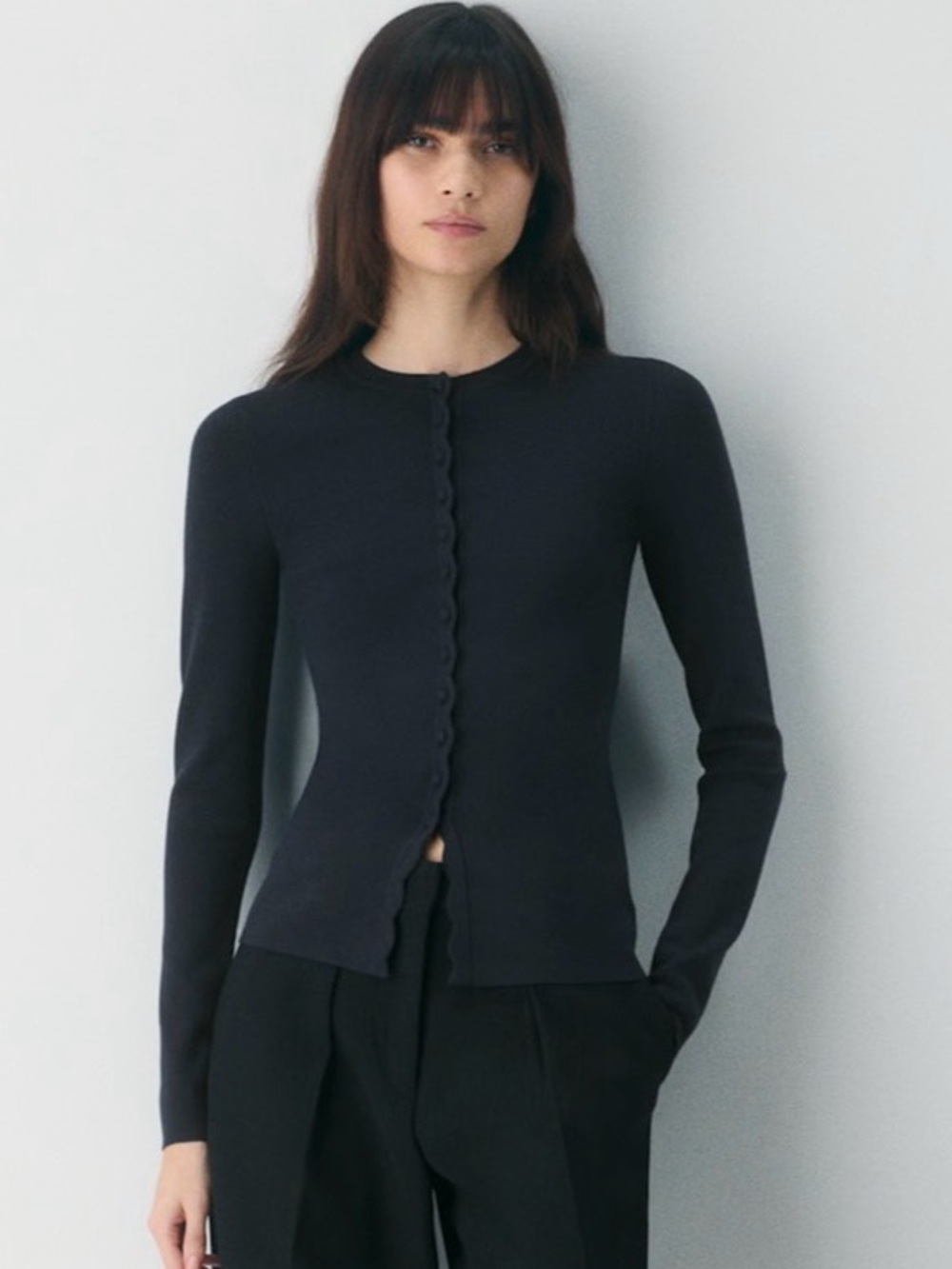 Women's Black Scallop-Edge Long Sleeve Sweater